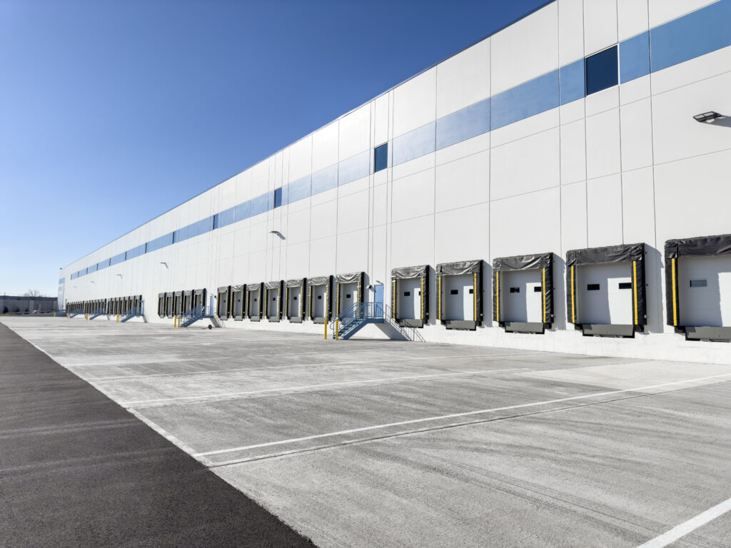 Commercial Steel warehouse for logistics 